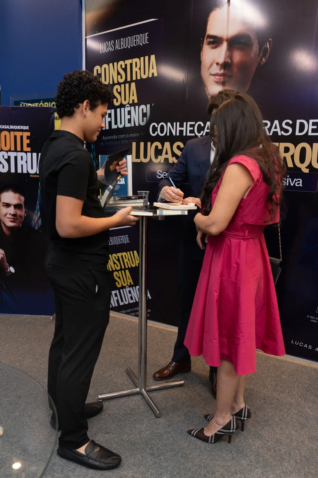 Conversa e autógrafo durante o evento